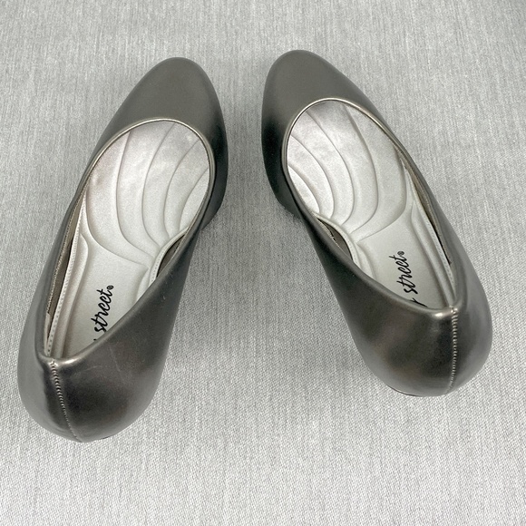 Easy Street Fabulous Pump Size 9 Med NIB - Picture 6 of 8